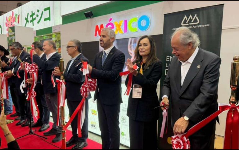 En el stand del Consejo Regulador del Tequila se brinda información sobre la historia, producción y regulación de esta bebida mexicana. CORTESÍA