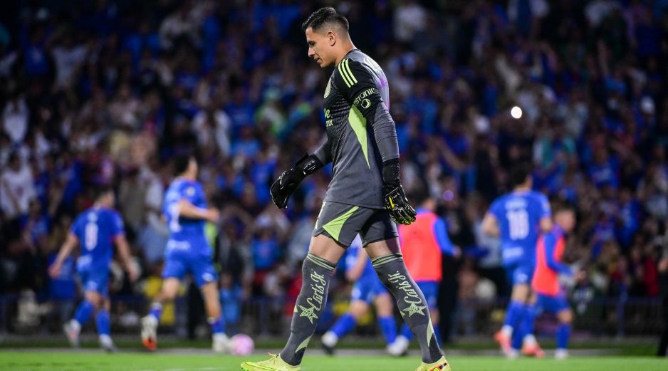 El América se encuentra a la espera de realizar los estudios correspondientes para determinar la gravedad exacta de la lesión. IMAGO7.