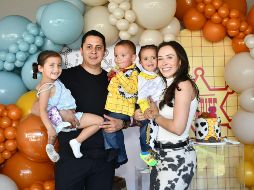 Alessa, Oscar, Máximo, Lía Alvidrez y Karen Chavira. GENTE BIEN JALISCO / Revista del 13 de marzo 2026