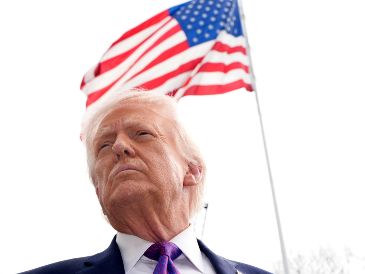 El presidente de Estados Unidos afirmó que en una sola noche fueron desmantelados varios barcos minadores de la armada iraní. EFE/Y. Gripas