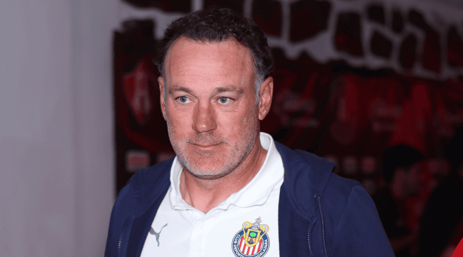 Para el técnico argentino de Chivas, la versatilidad del joven mexicano para jugar como carrilero sería de gran ayuda en su idea táctica. IMAGO7 / ARCHIVO