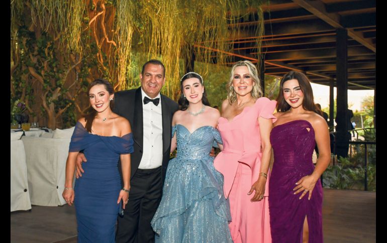 Alejandra Zañudo,Leonel Zañudo,Lili Michel, Deyanira Amillano y Maria Zañudo. GENTE BIEN JALISCO / Revista del 13 de marzo 2026