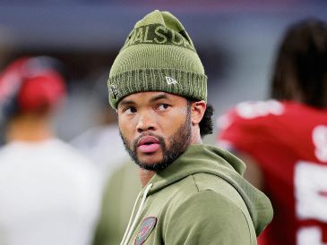 El ganador del Heisman llega a los Vikings tras un paso irregular y marcado por lesiones con Arizona. AFP