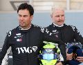 Tanto Checo como Bottas han tenido problemas con el funcionamiento de los autos de Cadillac. AFP/A. Haider