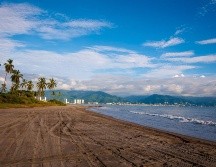 Puerto Vallarta ofrece playas hermosas y un poco de urbanidad para aquellos que disfrutan de una mezcla de ambas. EL INFORMADOR/ Archivo