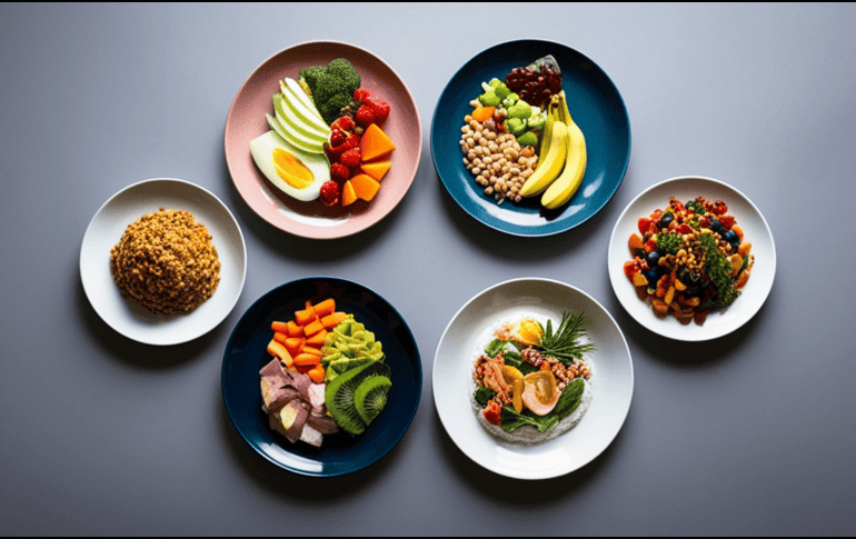 Lo más recomendable es evitar aquellos que contengan azúcar, proteínas y grasa, y cenar al menos dos horas antes de ir a dormir.  CANVA