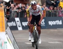ISAAC DEL TORO. La jornada de hoy tuvo un recorrido de 184 kilómetros con varias subidas exigentes. EFE / R. Bettini