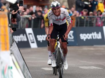 ISAAC DEL TORO. La jornada de hoy tuvo un recorrido de 184 kilómetros con varias subidas exigentes. EFE / R. Bettini