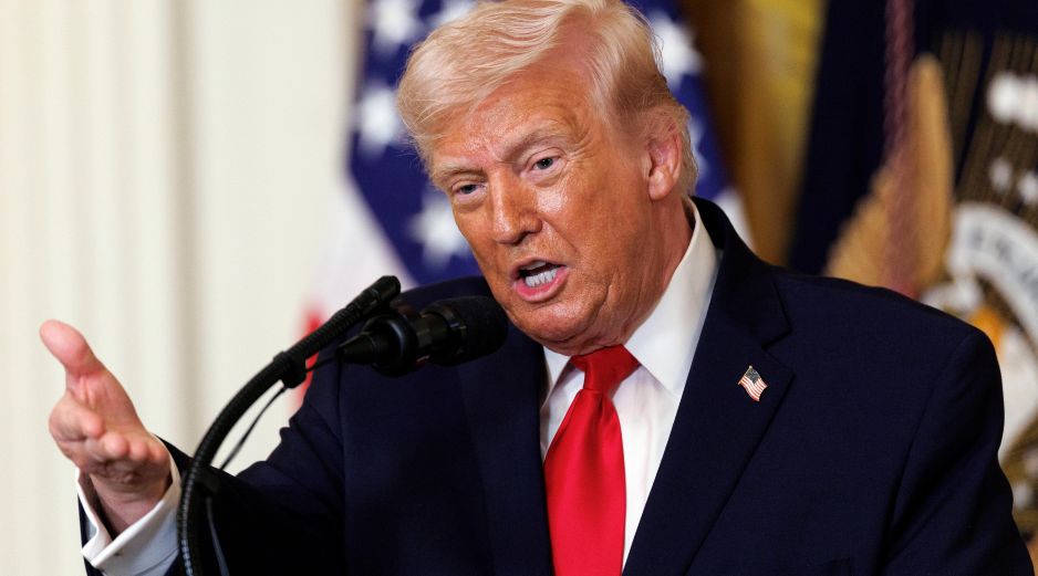 Donald Trump afirmó que Rusia podría estar ayudando “un poco” a Irán en el conflicto que enfrenta con Estados Unidos e Israel. EFE/W. Oliver