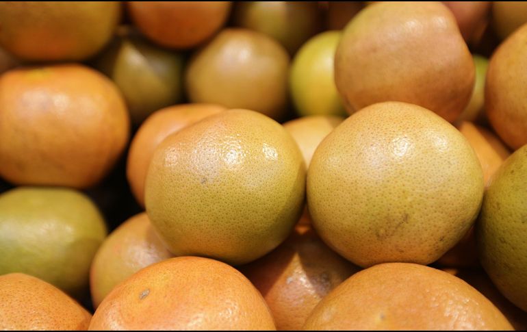 Pese a una larga lista de beneficios, las frutas y verduras también pueden albergar gérmenes que producen enfermedades, como infecciones y trastornos digestivos. NTX / ARCHIVO