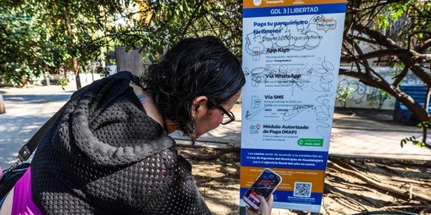 Cambio de aplicaci&oacute;n de parqu&iacute;metro en Guadalajara sorprende a usuarios
