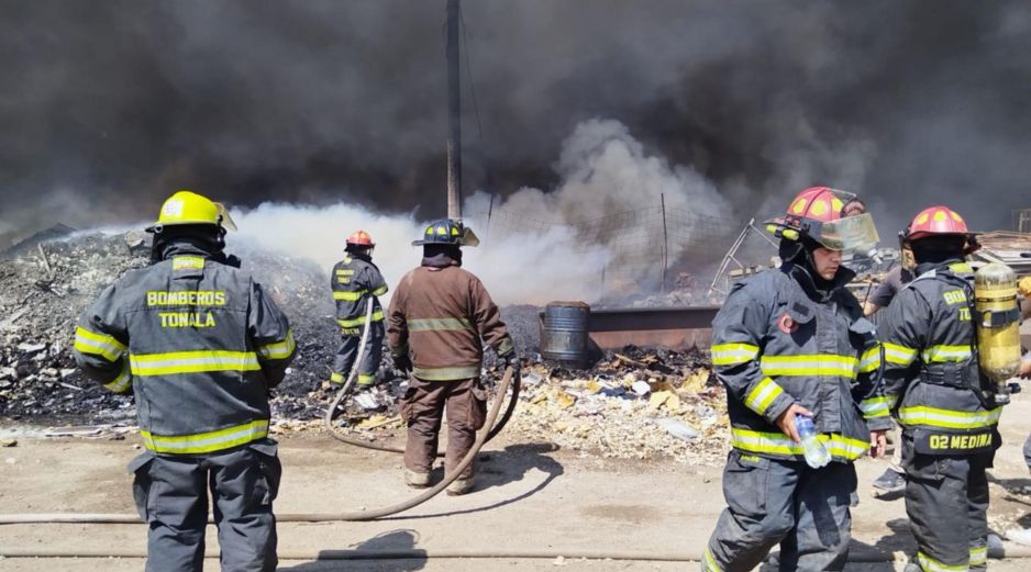 Autoridades municipales informaron que el incendio se encuentra confinado y sin riesgo de propagación. ESPECIAL