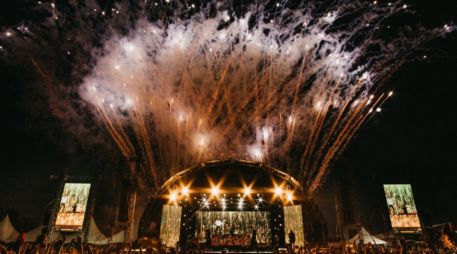 La transmisión del Vive Latino incluirá conciertos en vivo, entrevistas con artistas y contenido detrás de cámaras durante ambos días del festival. CANVA