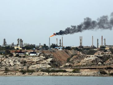 Ubicada frente a la costa iraní, Kharg se ha convertido en una de las instalaciones energéticas más estratégicas del país. EFE/A. Taherkenareh