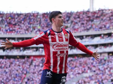 Con 20 goles en el actual año futbolístico —12 en el semestre pasado y ocho en el presente—, Armando González se ha consolidado como el referente ofensivo de Guadalajara. IMAGO7.