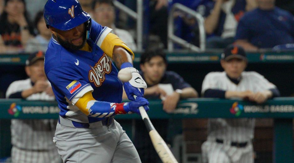 para ambos equipos, sería la primera vez en clasificarse a una final del Clásico Mundial. EFE/ A. Boal.