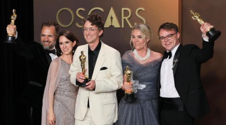 Además de la competencia por el galardón principal, se vivieron momentos de emoción en cada categoría, desde la actuación hasta el diseño de vestuario y la música. EFE / A. Arorizo