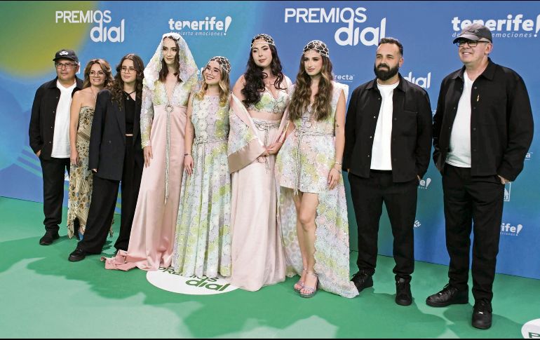 La agrupación logró trasladar la tradicional música de verbena de pueblo al éxito internacional tras conquistar el algoritmo de TikTok. ESPECIAL