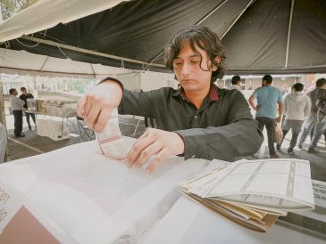La propuesta del Gobierno busca un ajuste al presupuesto del INE, así como menos recursos a los Congresos estatales y Ayuntamientos. EL INFORMADOR