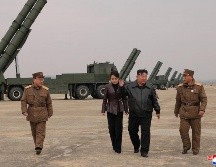Corea del Norte lanzó hasta una docena de misiles en un ejercicio de prueba este fin de semana. EFE / KCNA