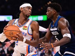 Shai Gilgeous-Alexander, comandando a los campeones en otra gran temporada, pinta como el favorito al Jugador Más Valioso. AFP/ J. GATELEY.