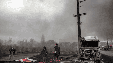 La actual operación de evacuación responde a una drástica escalada de violencia en la región iniciada el pasado 28 de febrero de 2026. AFP