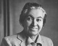 La escritora chilena Gabriela Mistral, se dedicó desde joven a la enseñanza y a promover la lectura entre niños. AFP/ Archivo