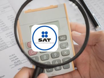 El SAT señaló que la fiscalización se enfocará principalmente en quienes incurran en conductas de alto riesgo fiscal. ESPECIAL / CANVA