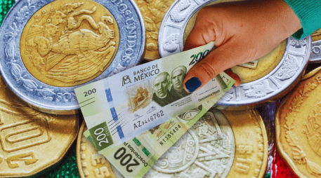 Datos del Banco de México (Banxico) muestran que la demanda de dinero en efectivo presenta un aumento anual de 7.3%. ESPECIAL / CANVA