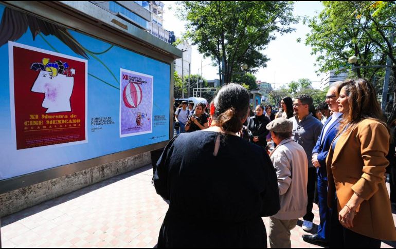 El acto inaugural reunió a autoridades culturales, organizadores y estudiantes de la Preparatoria de Tlajomulco, quienes presenciaron el corte de listón que marca el inicio formal de las actividades previas al festival. EL INFORMADOR/ J. Acosta