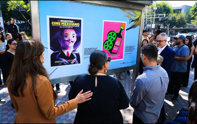 El acto inaugural reunió a autoridades culturales, organizadores y estudiantes de la Preparatoria de Tlajomulco, quienes presenciaron el corte de listón que marca el inicio formal de las actividades previas al festival. EL INFORMADOR/ J. Acosta