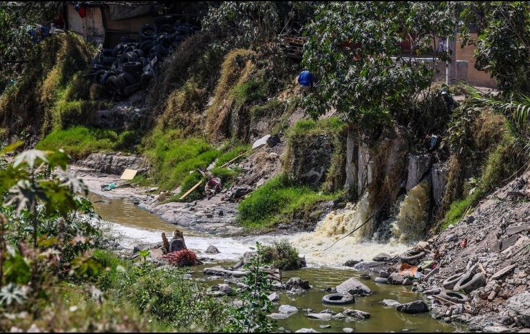 Así lucen cuatro puntos de descarga de aguas residuales documentados en los municipios de Tlajomulco de Zúñiga y Tlaquepaque. EL INFORMADOR / A. Navarro