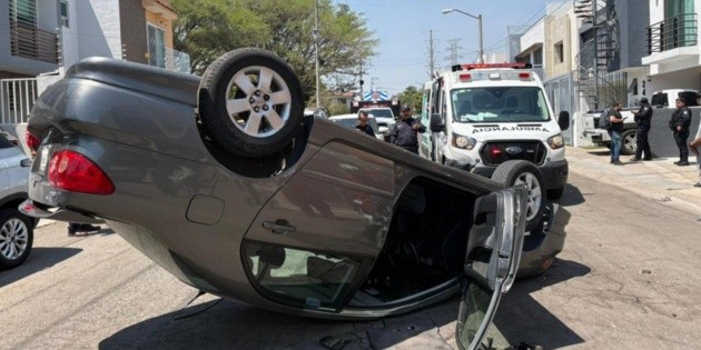 Zapopan: Volcadura deja una mujer lesionada
