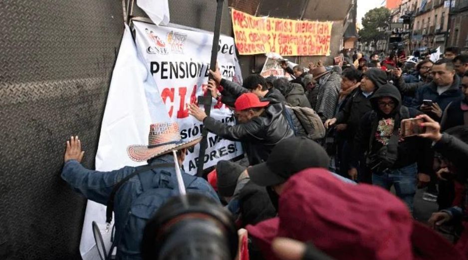 La CNTE tiene prevista una movilización que partirá desde el Ángel de la Independencia con dirección al Zócalo. EFE/ Archivo