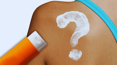 El SPF (Factor de Protección Solar) mide la capacidad del protector para defender la piel de los rayos UVB, responsables de las quemaduras solares. ESPECIAL / CANVA