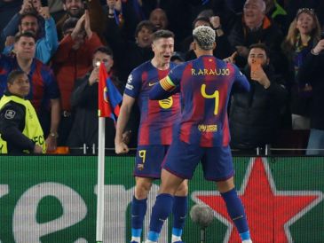 Robert Lewandowski y Lamine Yamal anotaron para el Barcelona este miércoles. EFE / A. Estevez