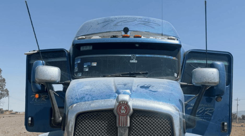 Elementos de Fiscalía lograron detener a uno de los participantes en el intento de robo de cmión en Lagos de Moreno. ESPECIAL