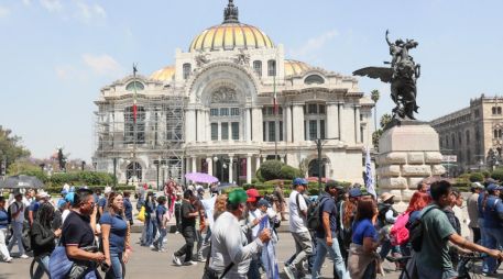 Decenas de profesores provenientes de estados de todo el país acudieron a la convocatoria. EFE/M. Guzmán