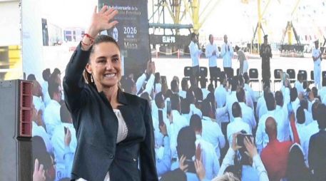 La presidenta Claudia Sheinbaum durante el evento para conmemorar el 88 aniversario de la Expropiación Petrolera, en Veracruz. SUN