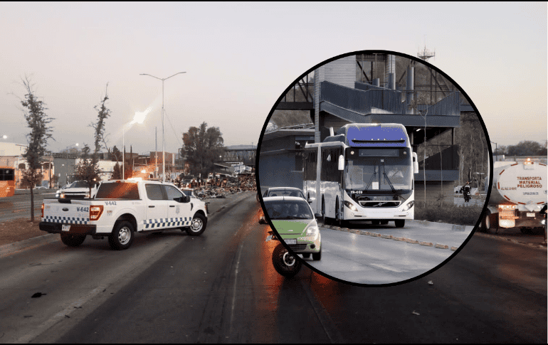 El impacto del tráiler generó daños estructurales en el puente peatonal de la estación de Mi Macro Periférico. ESPECIAL