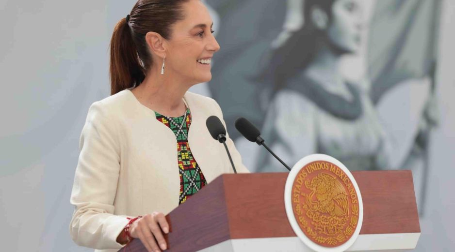 La Presidenta de México, Claudia Sheinbaum Pardo, encabeza su conferencia de prensa matutina desde Isla Mujeres, Quintana Roo. SUN/ Gobierno de México