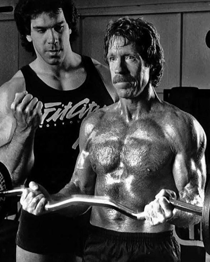 &nbsp;&nbsp;INSTAGRAM/@chucknorris