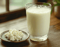 El kéfir se obtiene a partir del fermento conocido como búlgaros de leche. ESPECIAL / CANVA