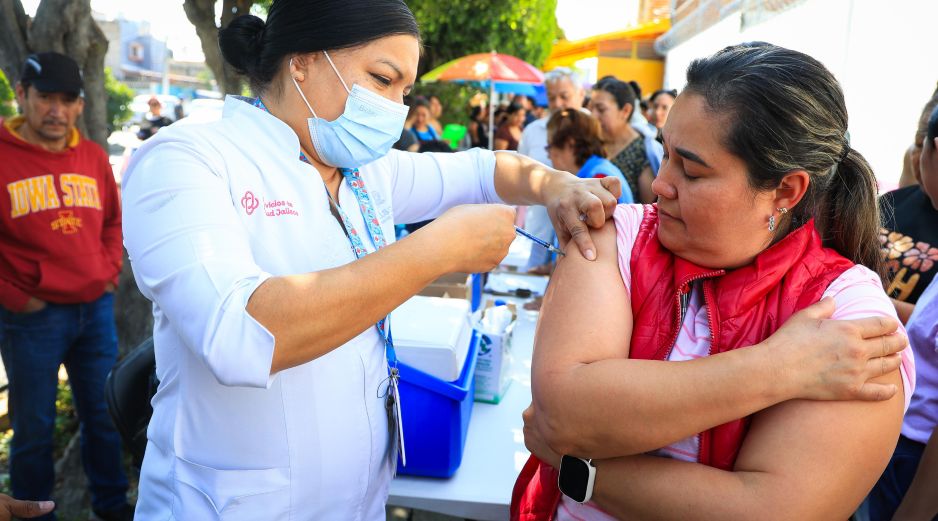 Pérez Gómez instó a las familias a que vacunen a sus hijas e hijos, y aquellas personas quienes aún no tienen completo su esquema de vacunación (de dos dosis), a que lo hagan antes del periodo vacacional. EL INFORMADOR/ J. Acosta