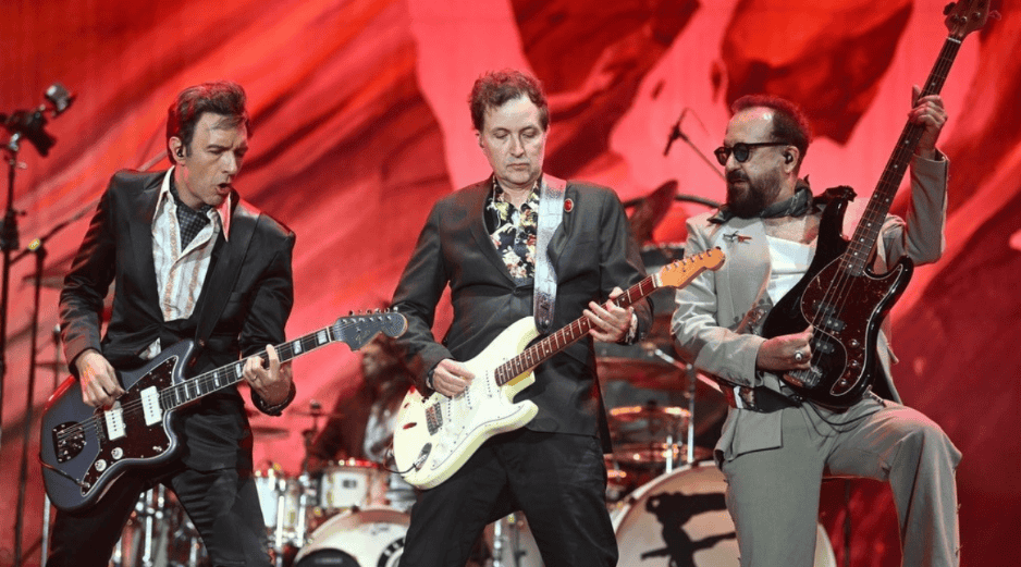 Formada en 1987 en la Ciudad de México, Fobia se consolidó como una de las agrupaciones más influyentes del rock en español. ESPECIAL