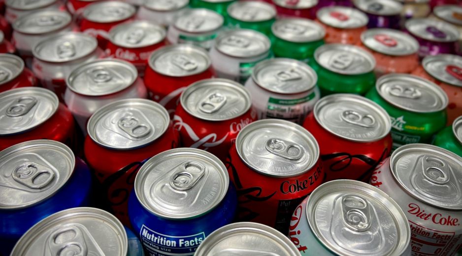 Se realizaron diferentes estudios alrededor del consumo de refrescos. UNSPLASH / C. WOLLBORG