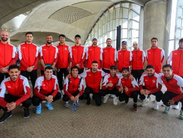 "Nuestra selección nacional parte hacia Monterrey", dijo Irak en X, una publicación acompañada de una imagen de los jugadores que integran el primer grupo de viaje. X / @IraqNT_EN