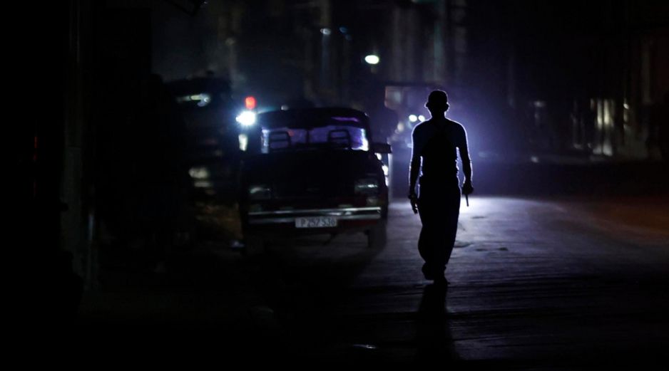 En las últimas dos semanas se han documentado dos apagones nacionales, además de un corte masivo. EFE/ Ernesto Mastrascusa