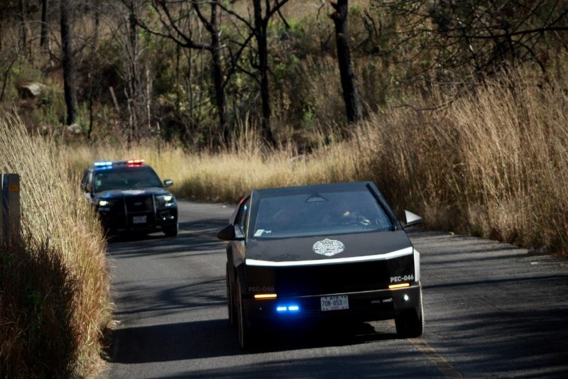 &nbsp;Se realiza un monitoreo dinámico de la ruta mediante la unidad de drones cybertruck