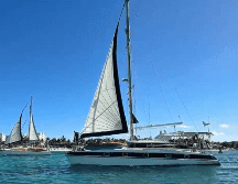 En total, el convoy transporta alrededor de 30 toneladas de ayuda, entre alimentos, medicamentos, productos de higiene y paneles solares. EFE/LOURDES CRUZ